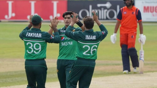 पाकिस्तान १६ रनले विजयी